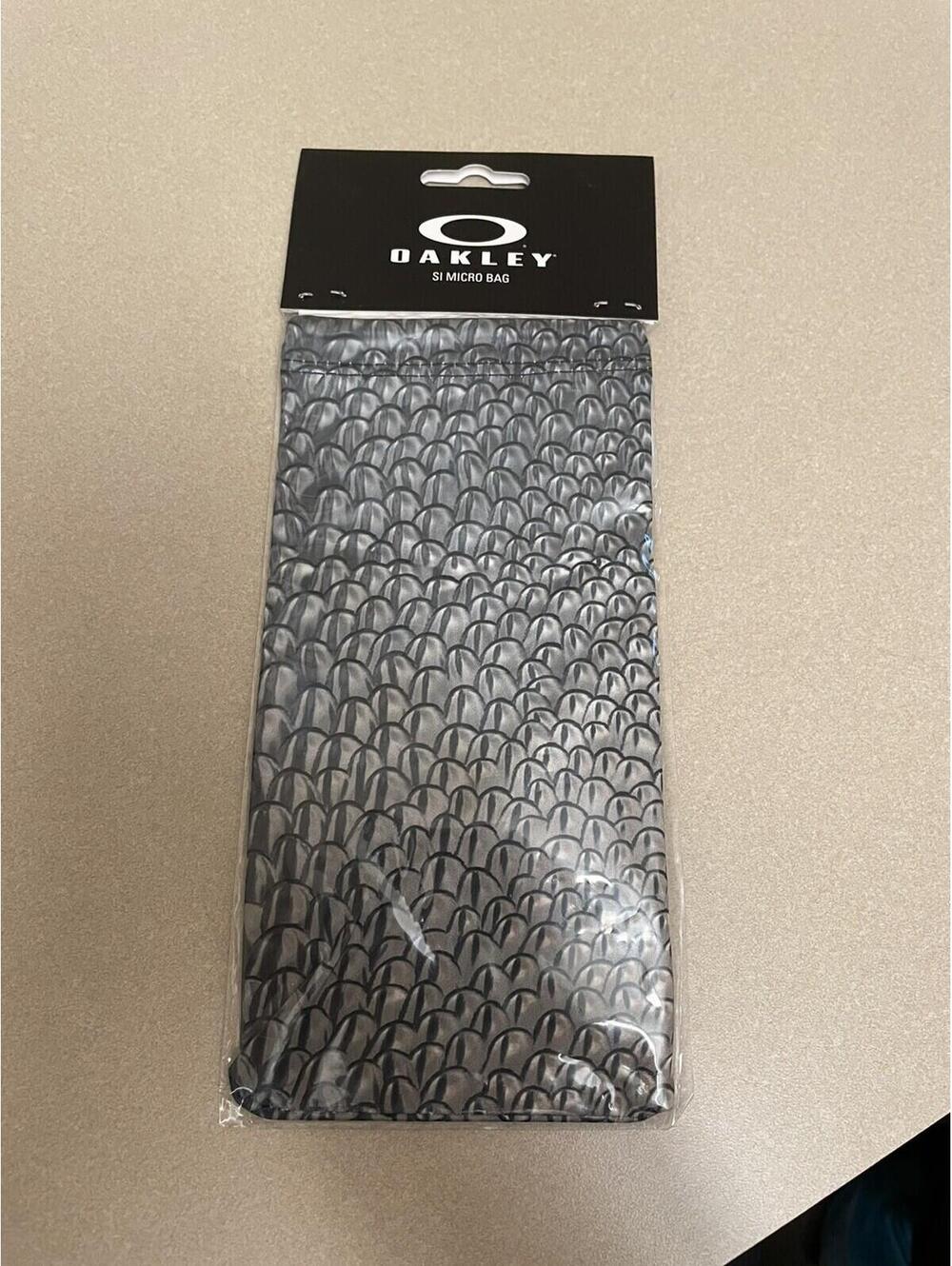 Oakley SI scale antique pewter microfiber bag